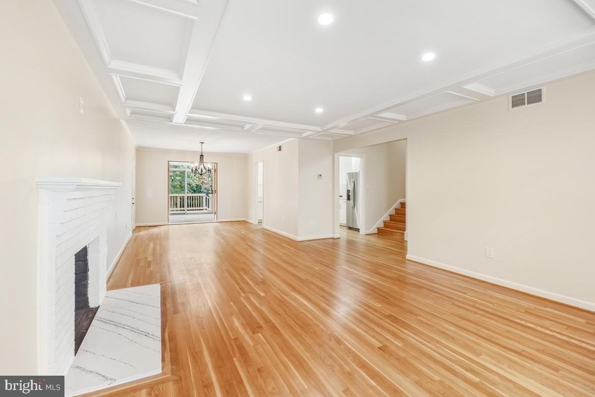 1203 Brantford Ave - Photo 5 of 32