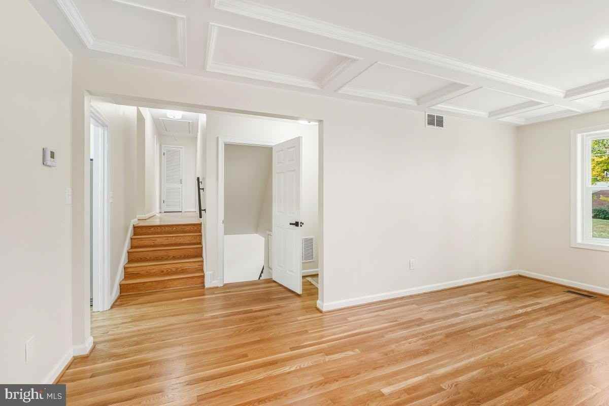 1203 Brantford Ave - Photo 6 of 32