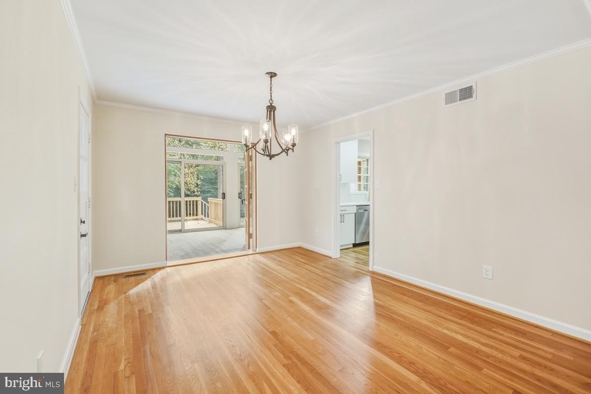 1203 Brantford Ave - Photo 7 of 32