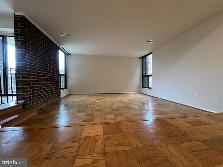 2109 Walsh View Ter Unit 12-203 - Photo 3 of 14