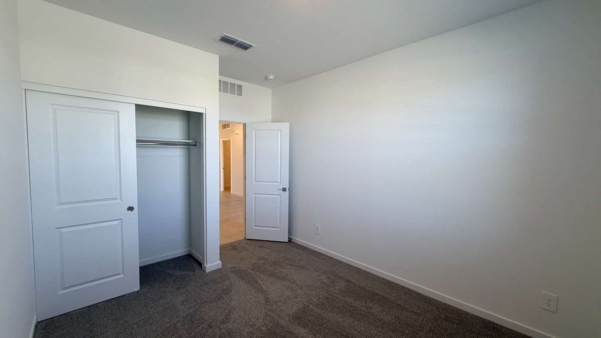 2379 E Fortana Dr - Photo 4 of 44
