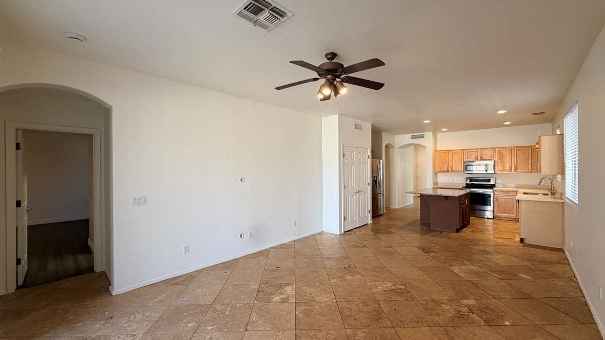 2614 E Fremont Rd - Photo 3 of 43