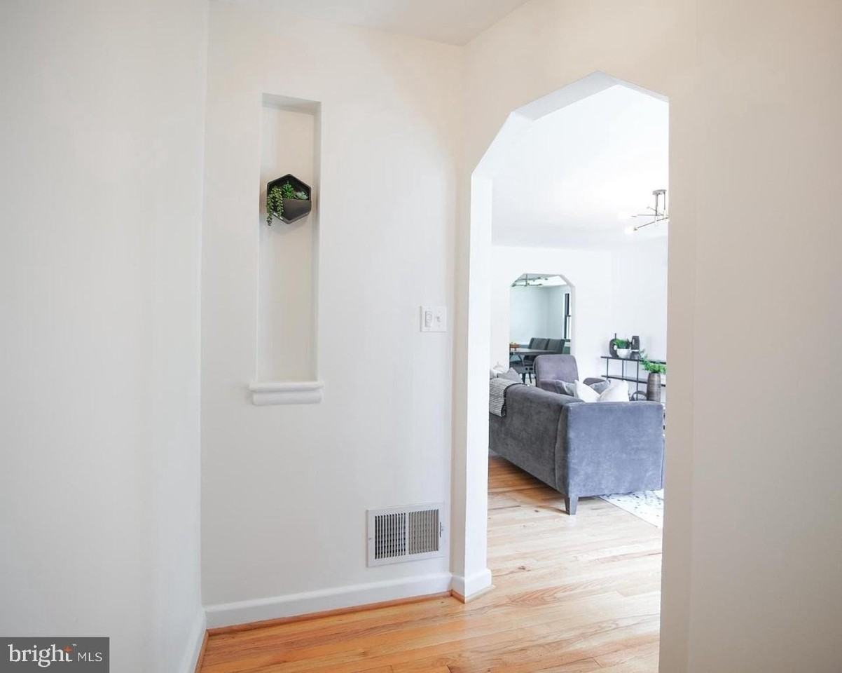 5602 Hawthorne St - Photo 3 of 20