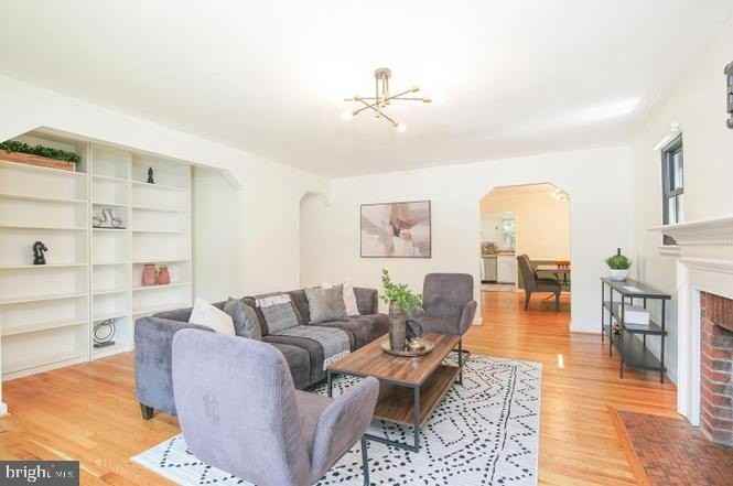 5602 Hawthorne St - Photo 4 of 20