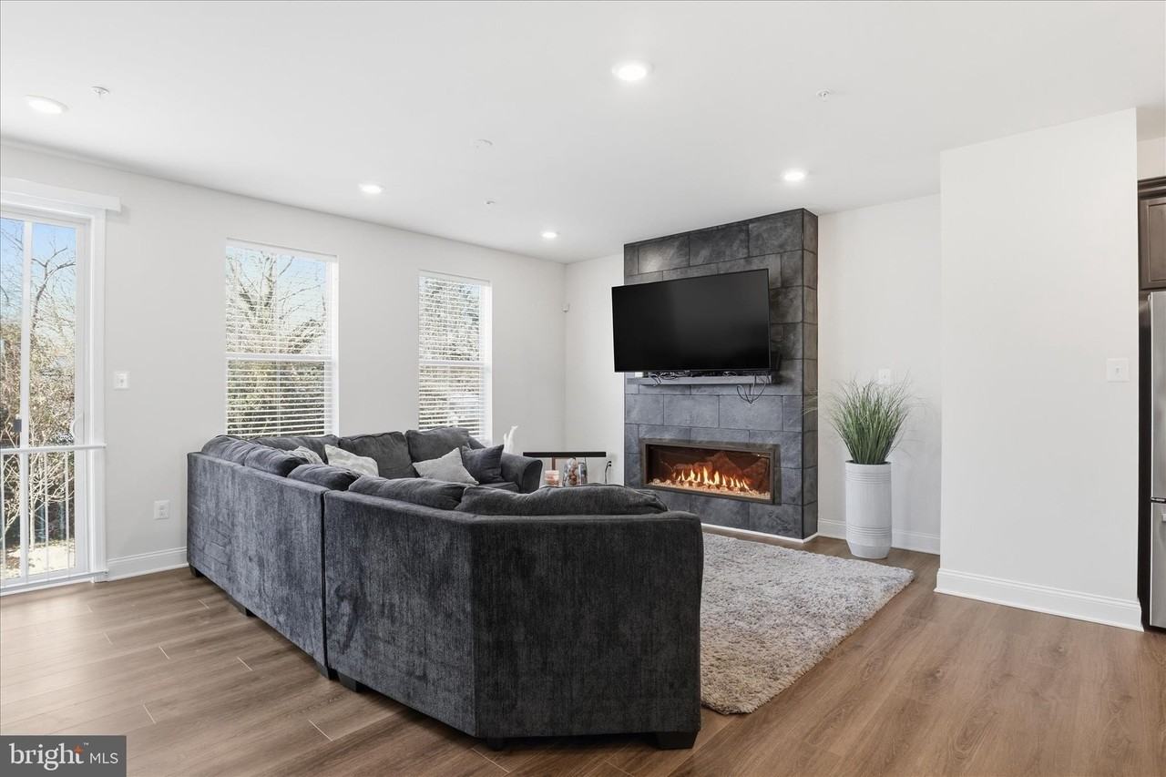 16416 Fife Way - Photo 6 of 43