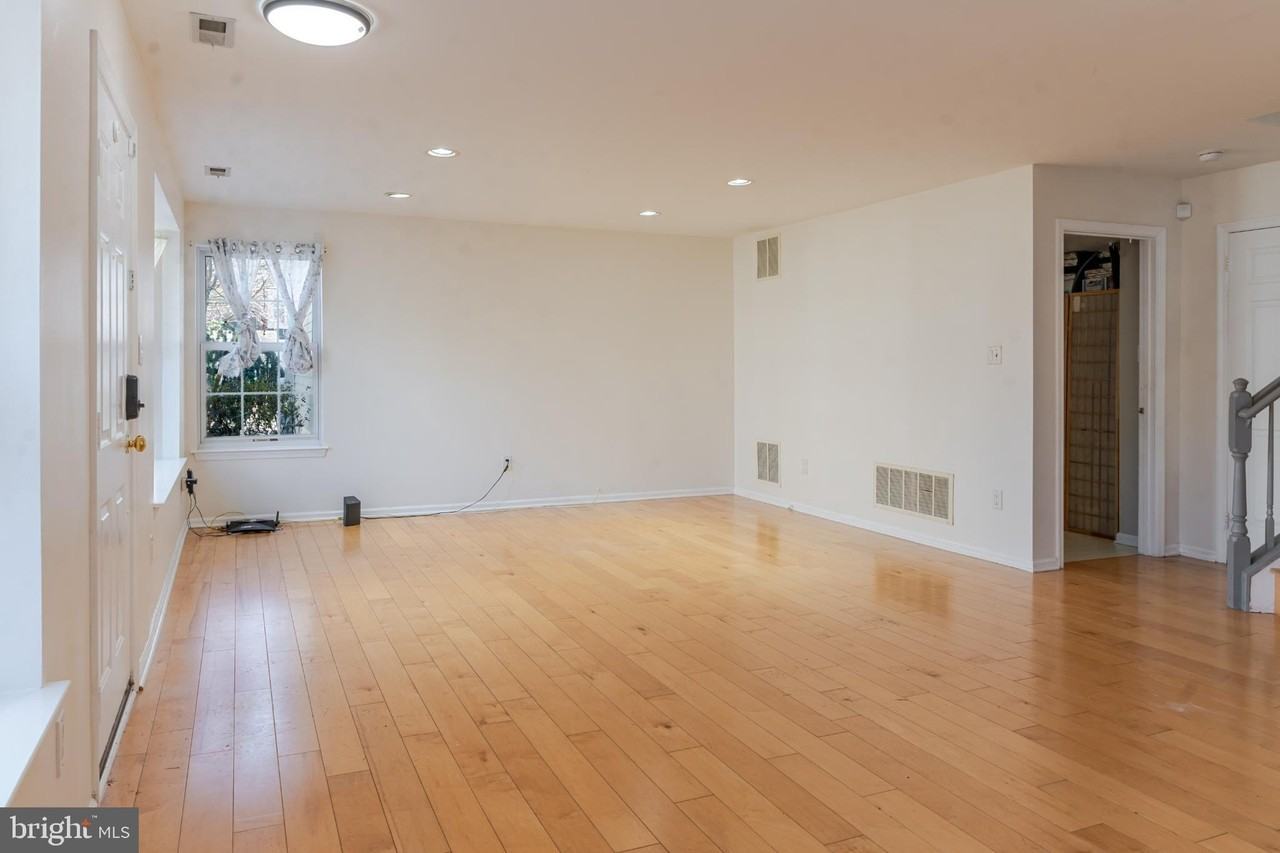 21 Stokes Rd - Photo 4 of 36