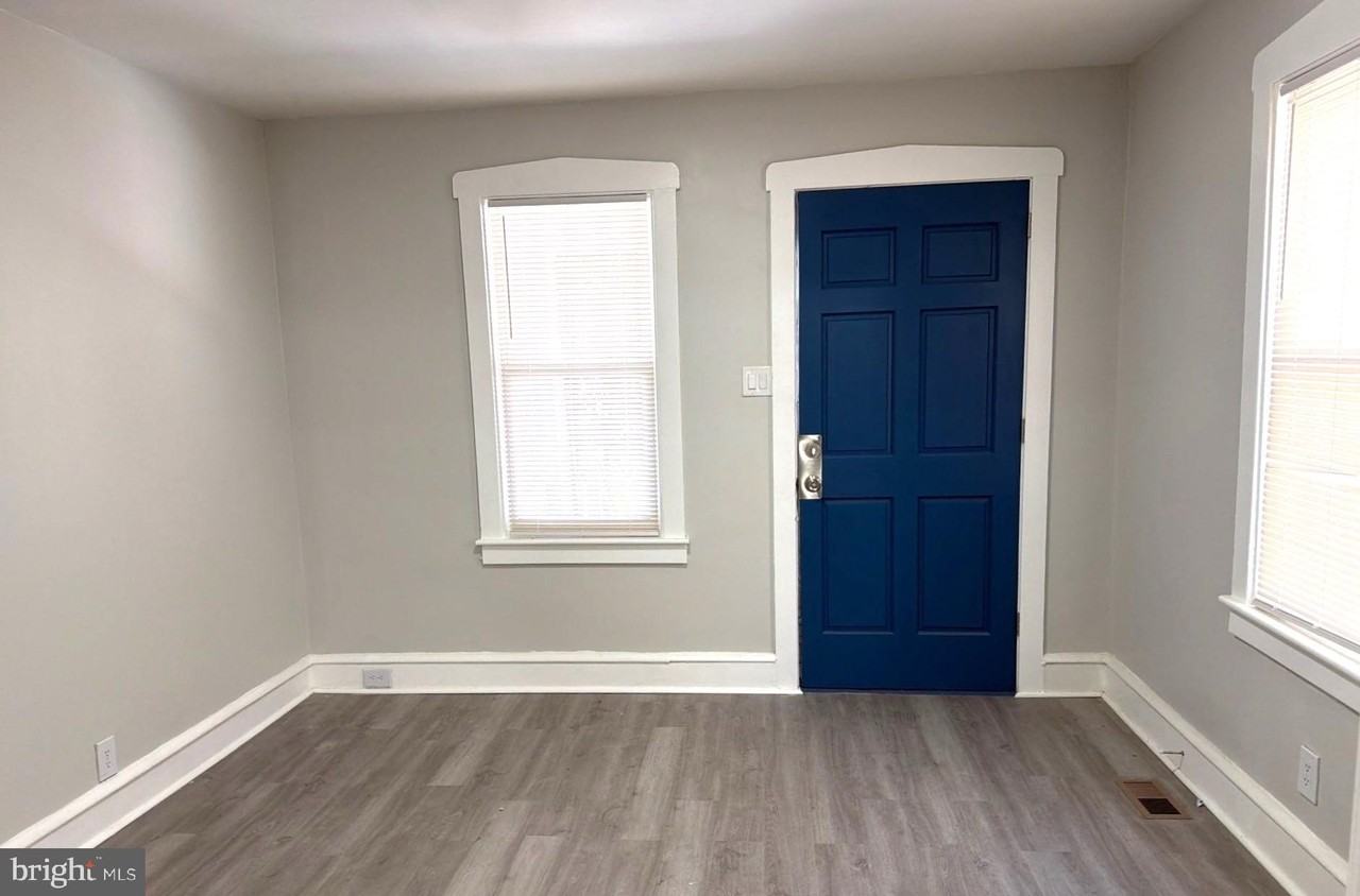 244 Mansion Ave Unit A - Photo 4 of 27