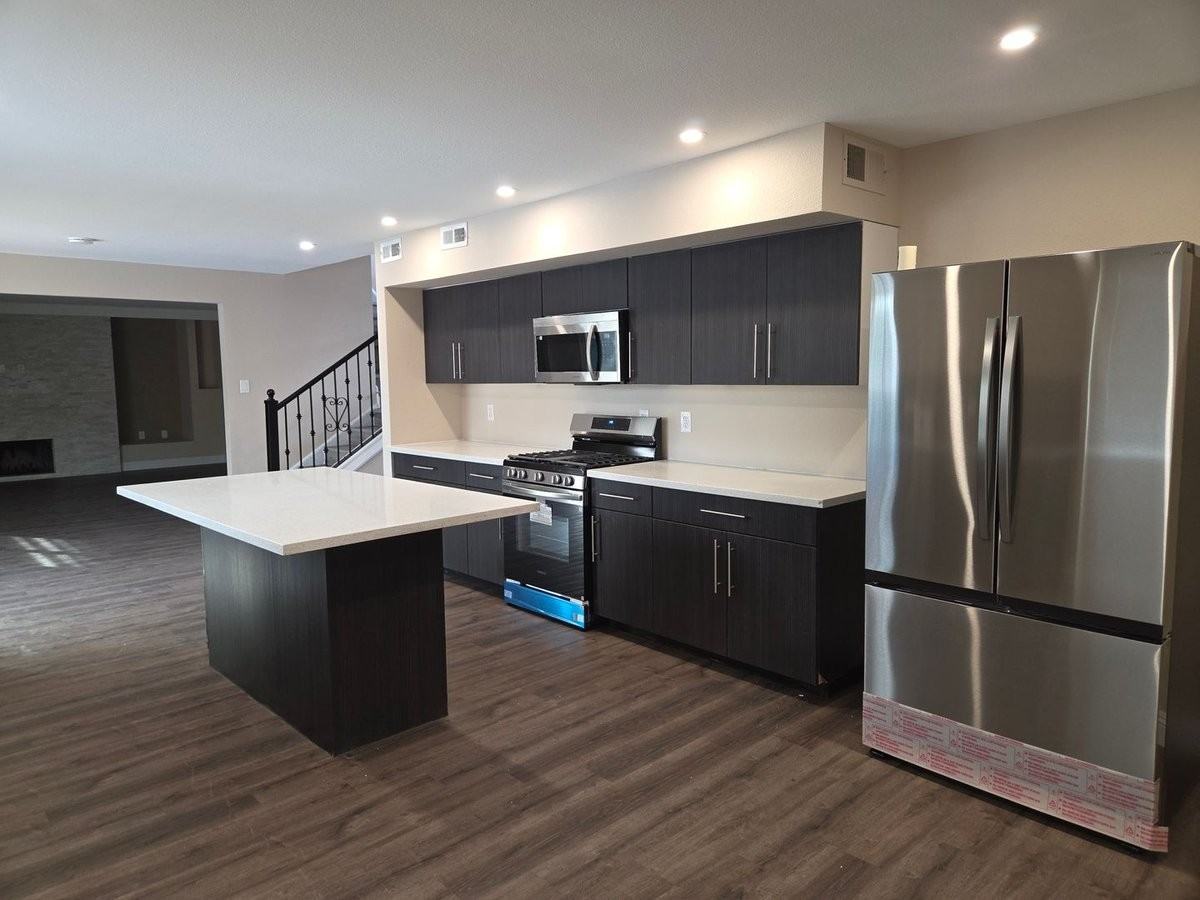 6845 Coley Ave - Photo 5 of 50