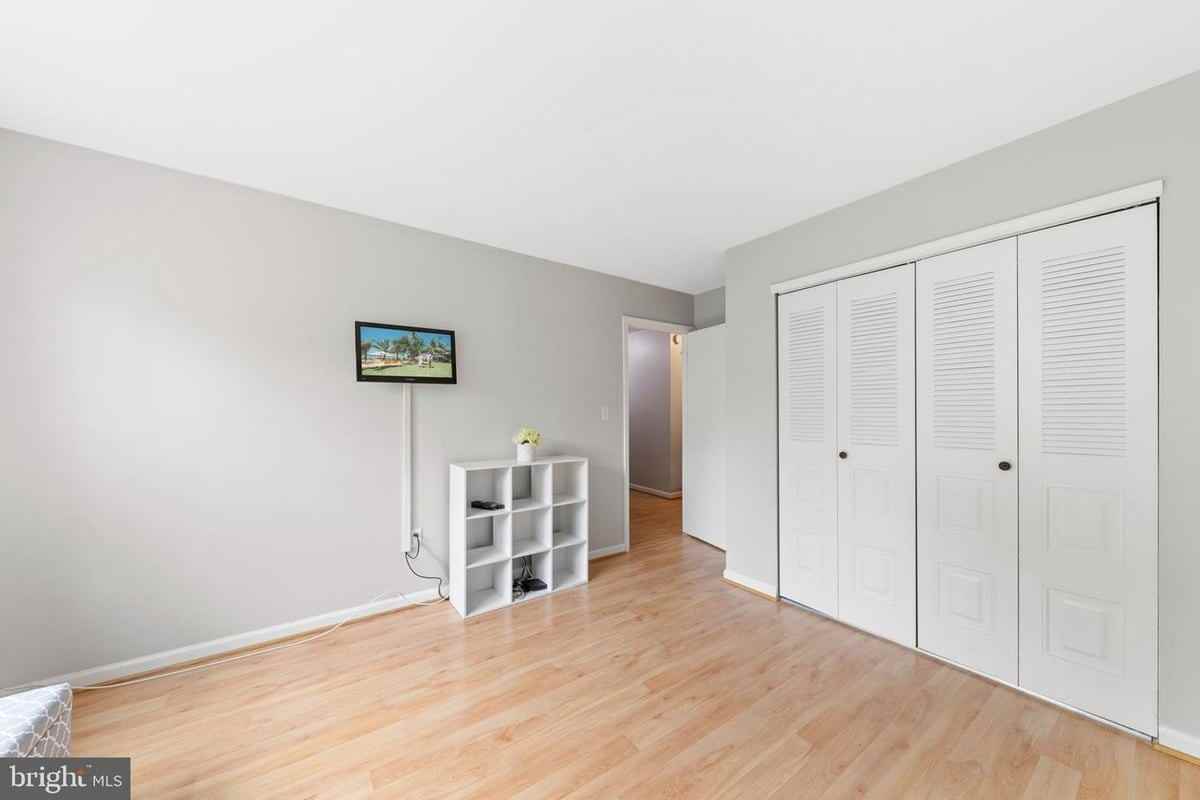 41 Quince Ct - Photo 3 of 33