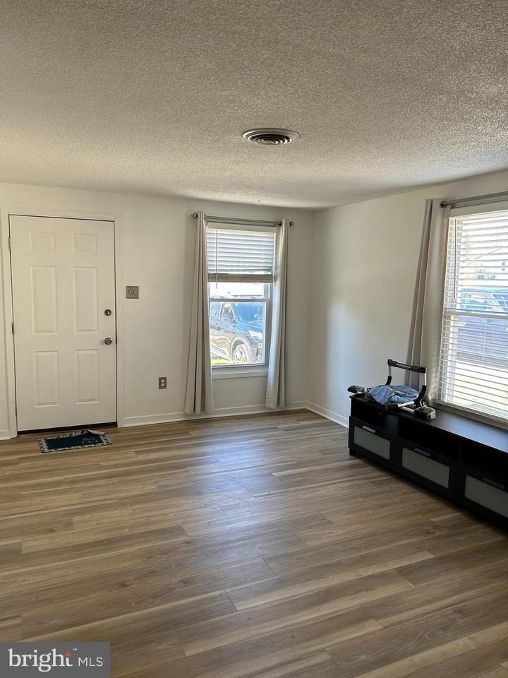 310 Ridge Ave - Photo 6 of 13