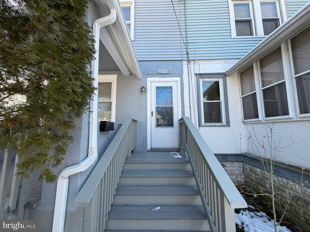 244 Mansion Ave Unit B - Photo 2 of 30