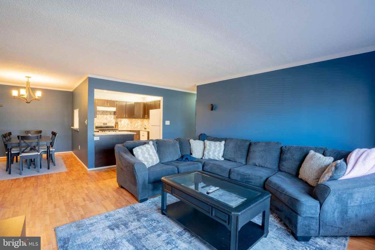 35 Joyner Ct - Photo 3 of 19