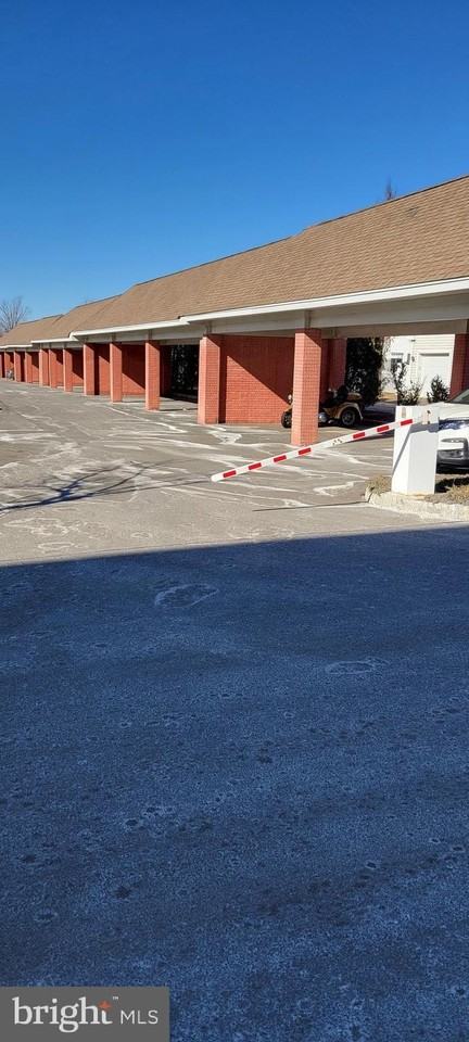 1 N Commerce Sq - Photo 2 of 29