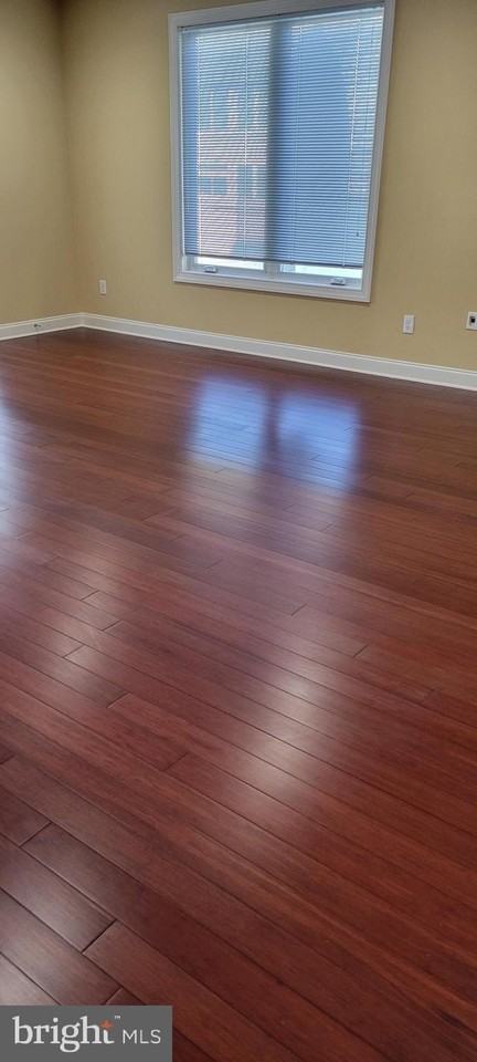 1 N Commerce Sq - Photo 6 of 29