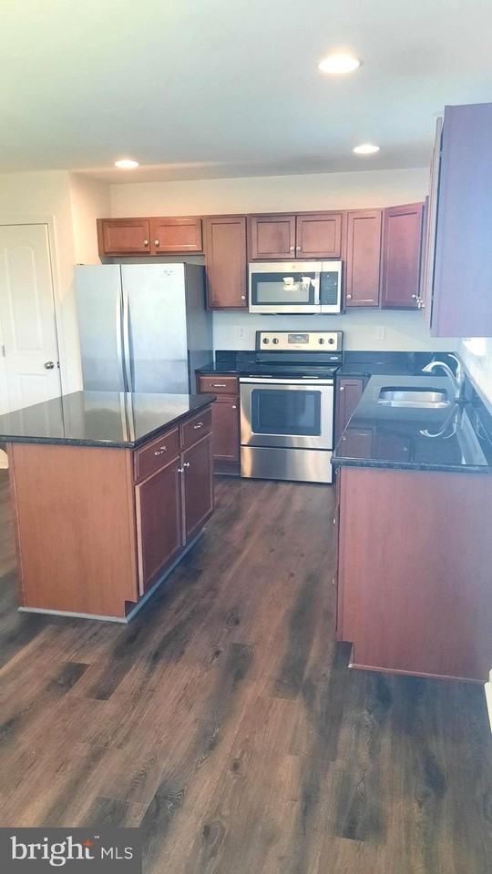 803 Schooner Ln - Photo 5 of 18