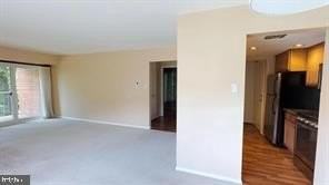 244 Drummers Ln - Photo 6 of 11