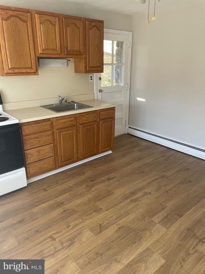 134 4th Ave - Photo 2 of 8