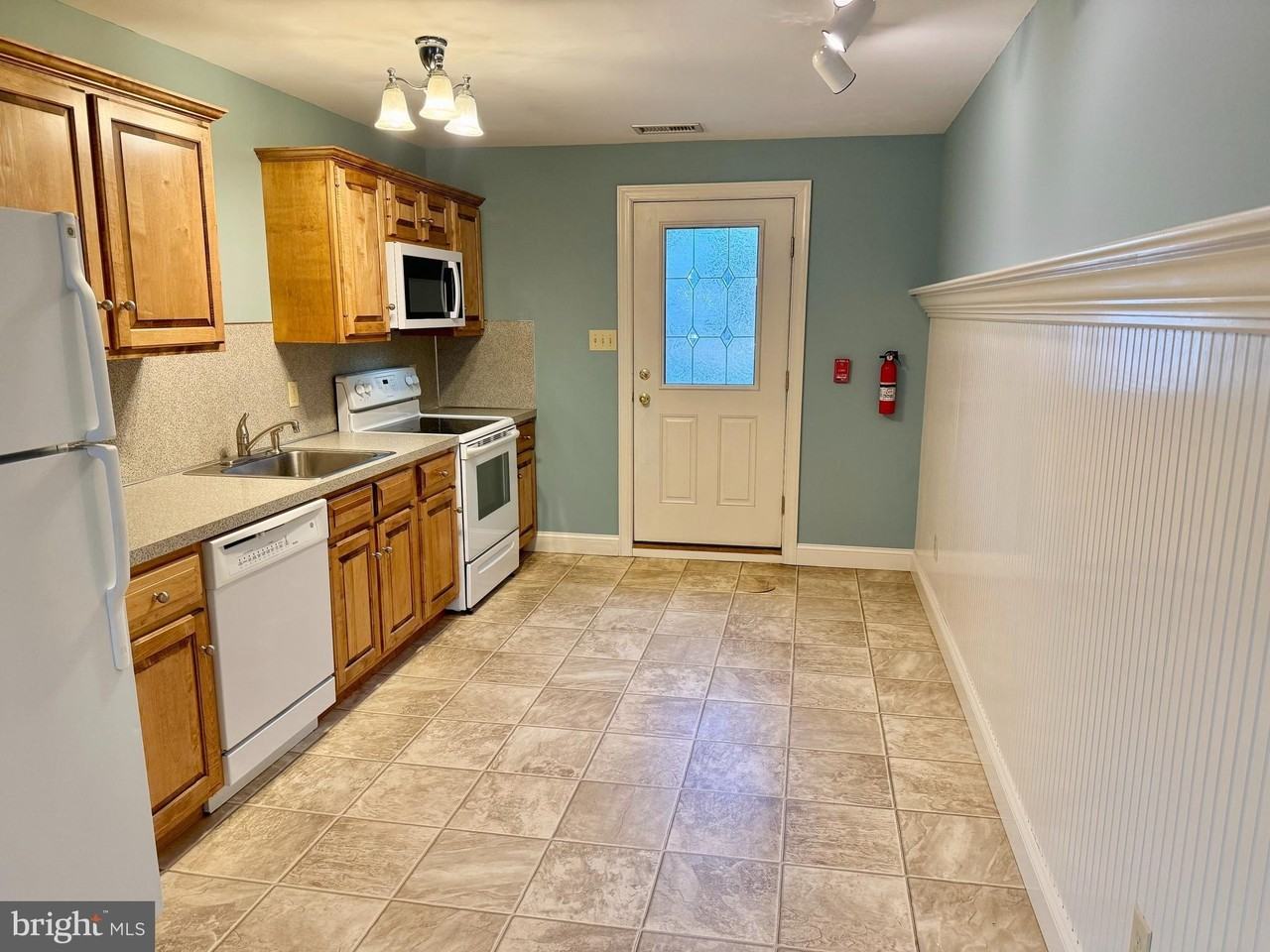 101 King St Apt 3 - Photo 4 of 13