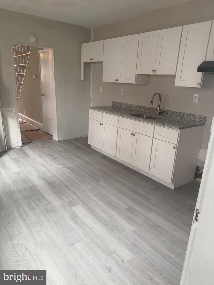 518 Chain St - Photo 5 of 16