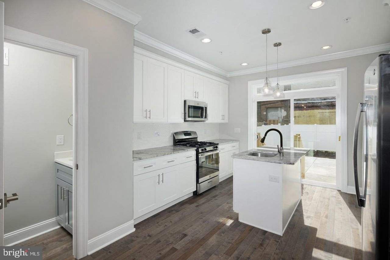 220 Cecil B Moore Ave - Photo 6 of 25