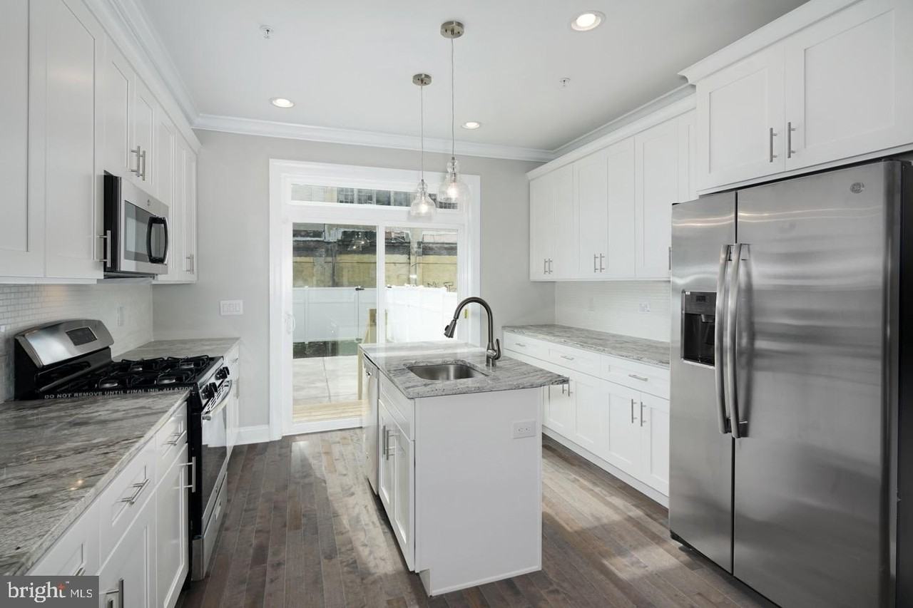 220 Cecil B Moore Ave - Photo 7 of 25