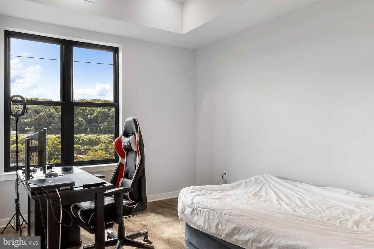 5102 Rochelle Ave Unit 15 - Photo 6 of 12