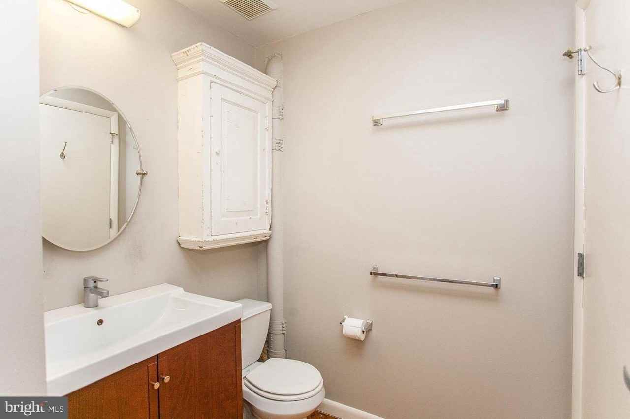 121026 Buttonwood St Unit 203 - Photo 7 of 9