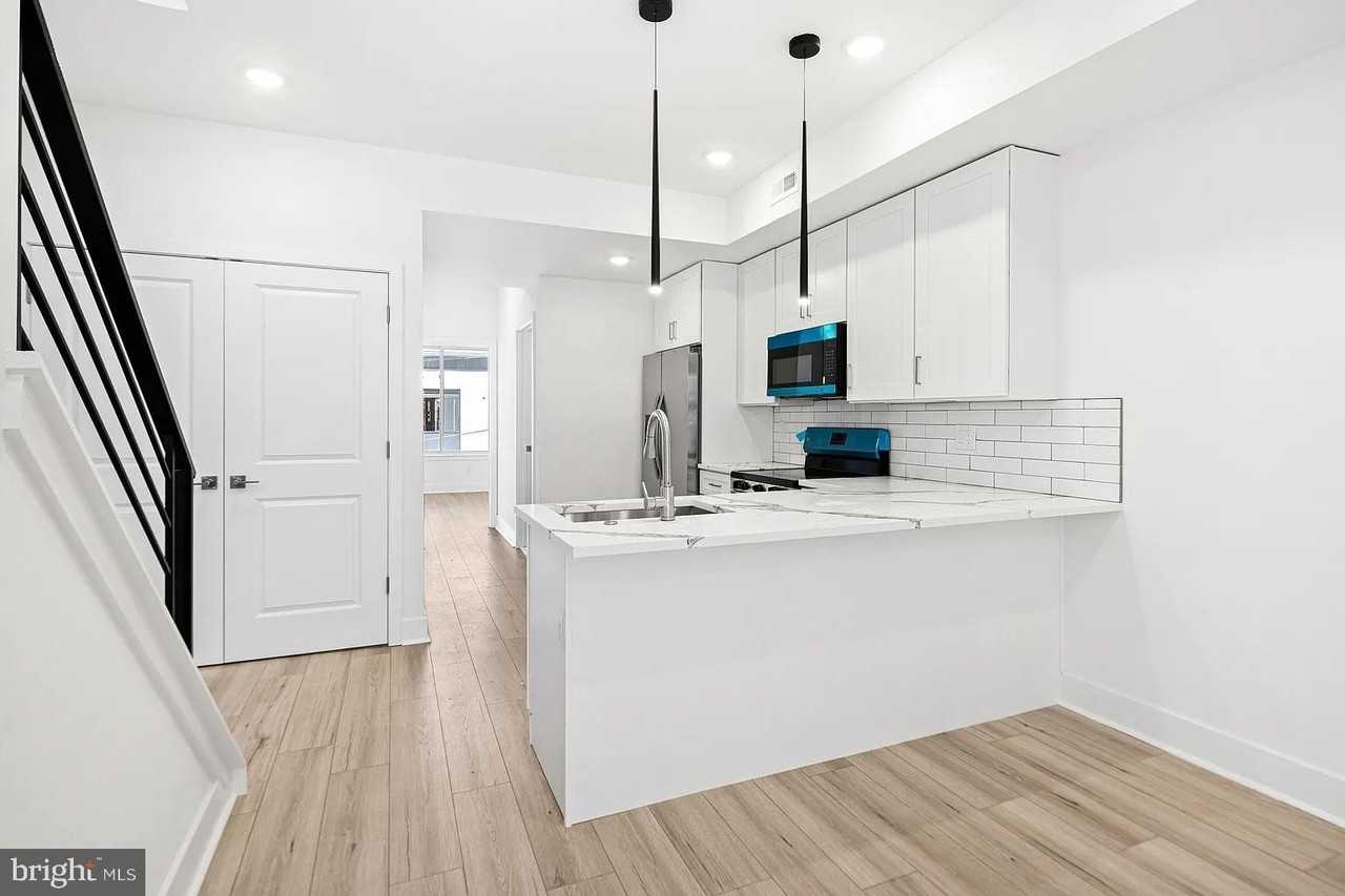 2524 Cecil B Moore Ave Unit 3 - Photo 4 of 12