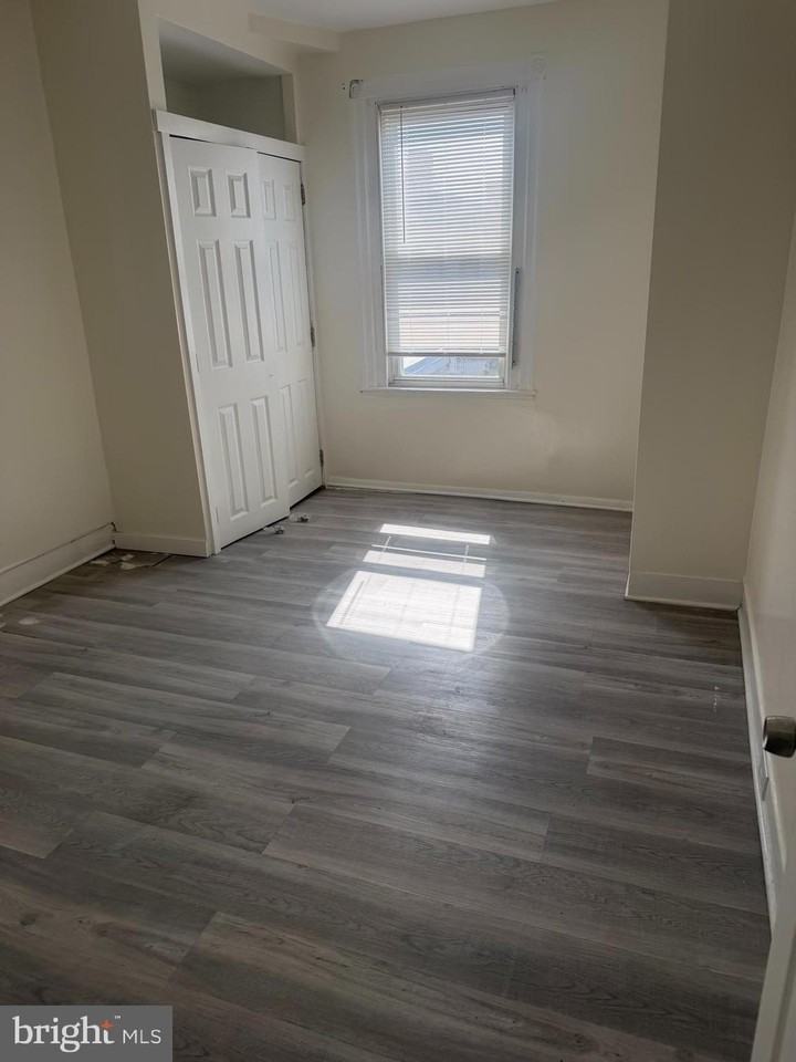 608 W Bristol St - Photo 6 of 14