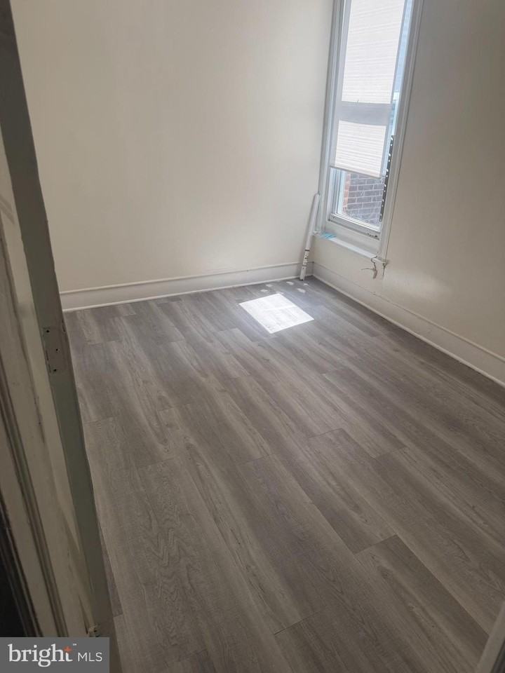 608 W Bristol St - Photo 7 of 14