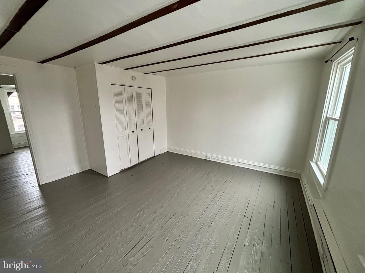 659 W King St Unit 1 - Photo 6 of 9