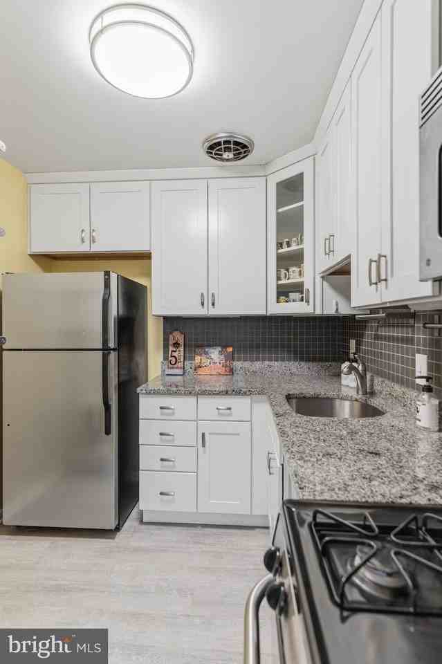 4371 Cherry Hill Rd Apt 204 - Photo 7 of 17