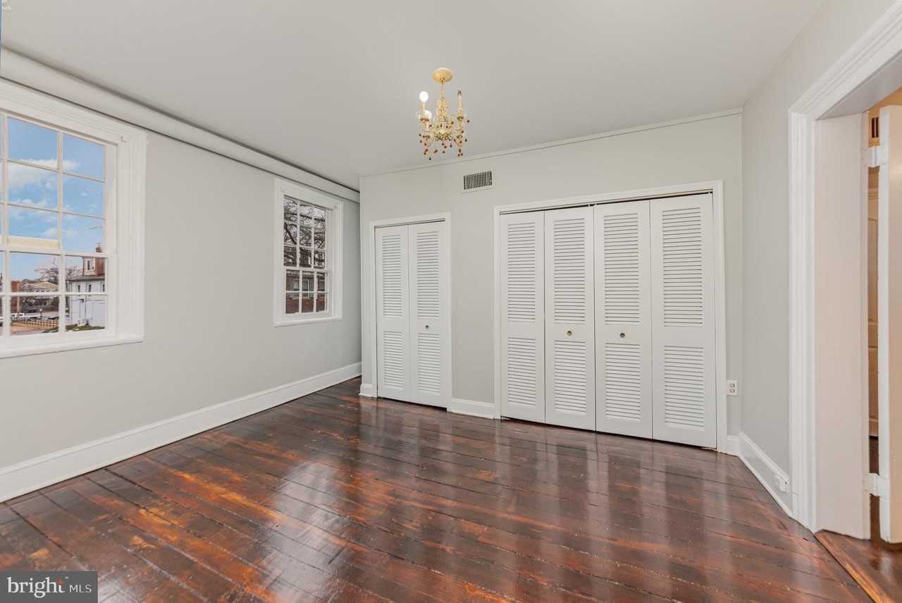 503 Caroline St Unit 2 - Photo 3 of 12