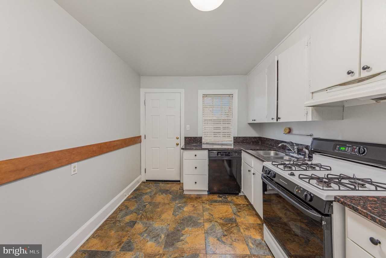 503 Caroline St Unit 2 - Photo 7 of 12