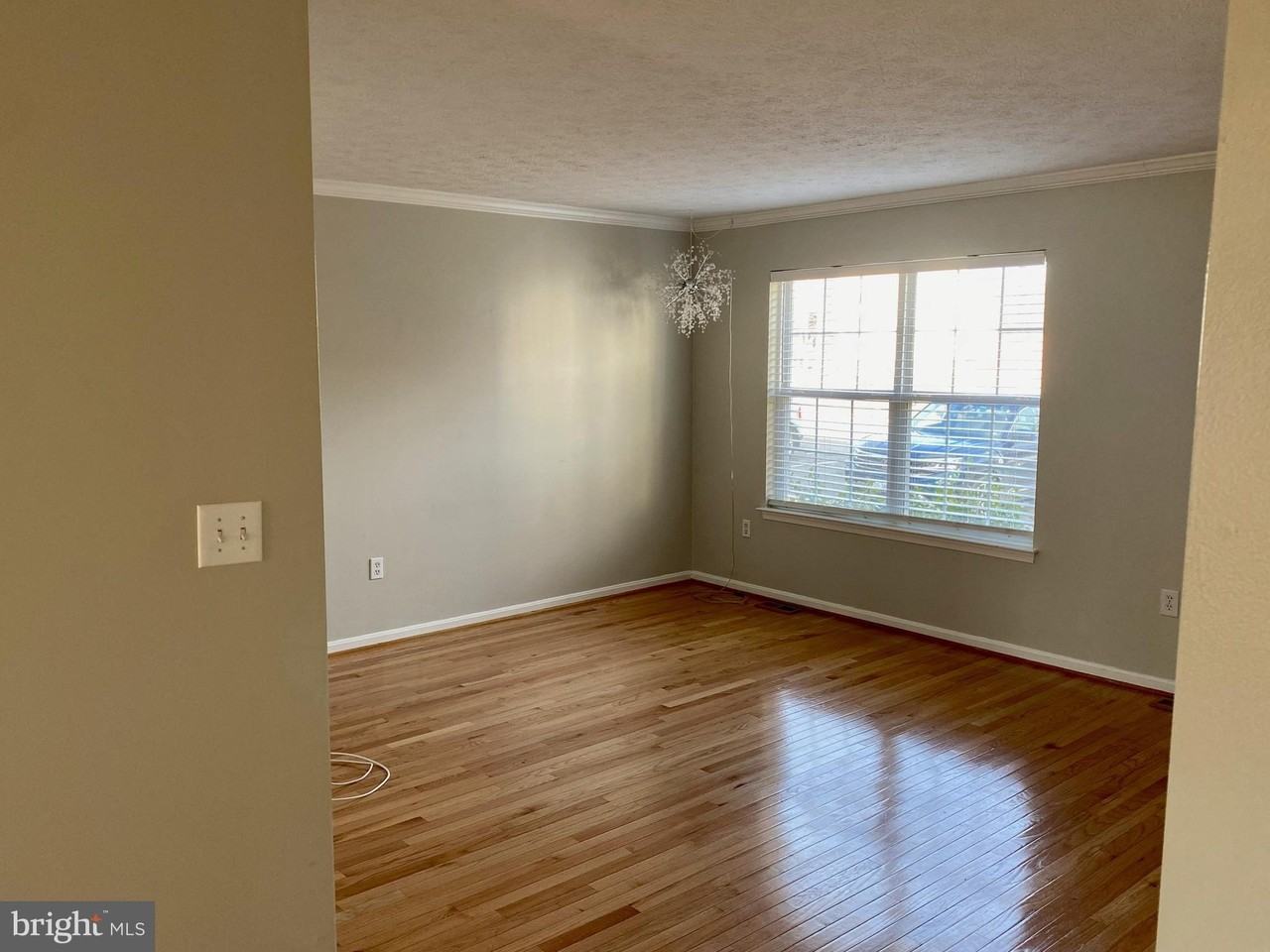 142 Surrey Club Ln - Photo 3 of 18