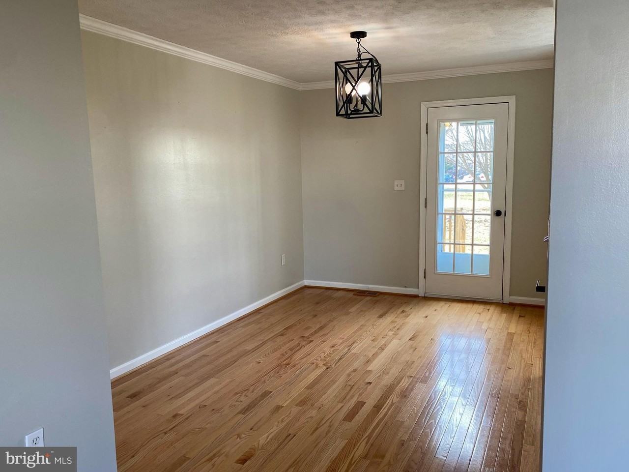 142 Surrey Club Ln - Photo 4 of 18