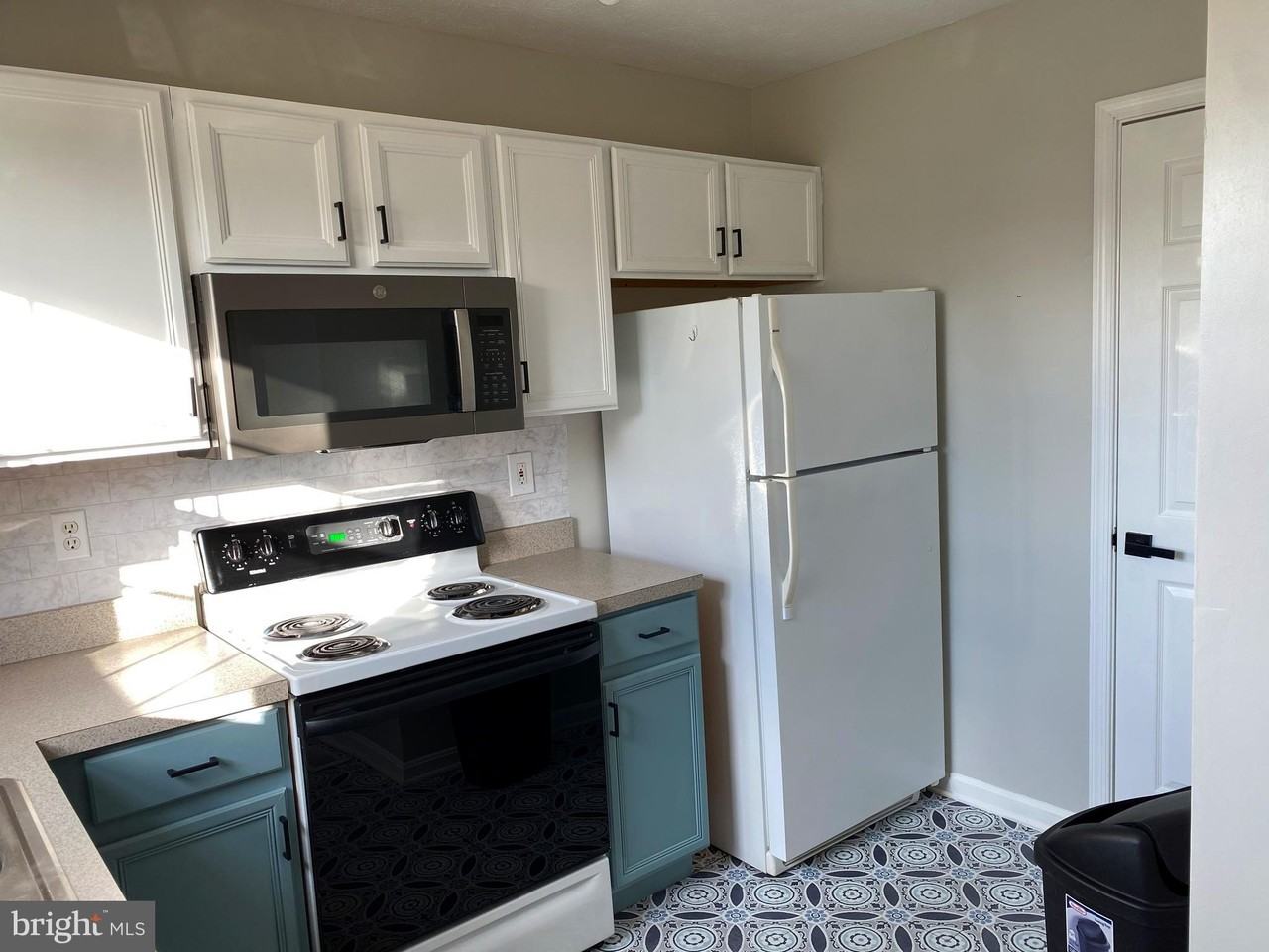 142 Surrey Club Ln - Photo 6 of 18