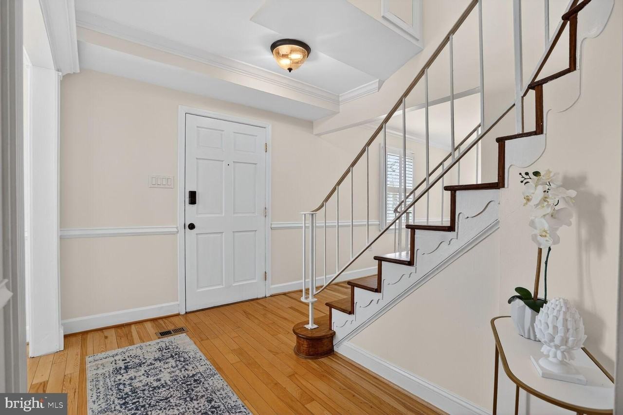 6015 Ticonderoga Ct - Photo 7 of 50