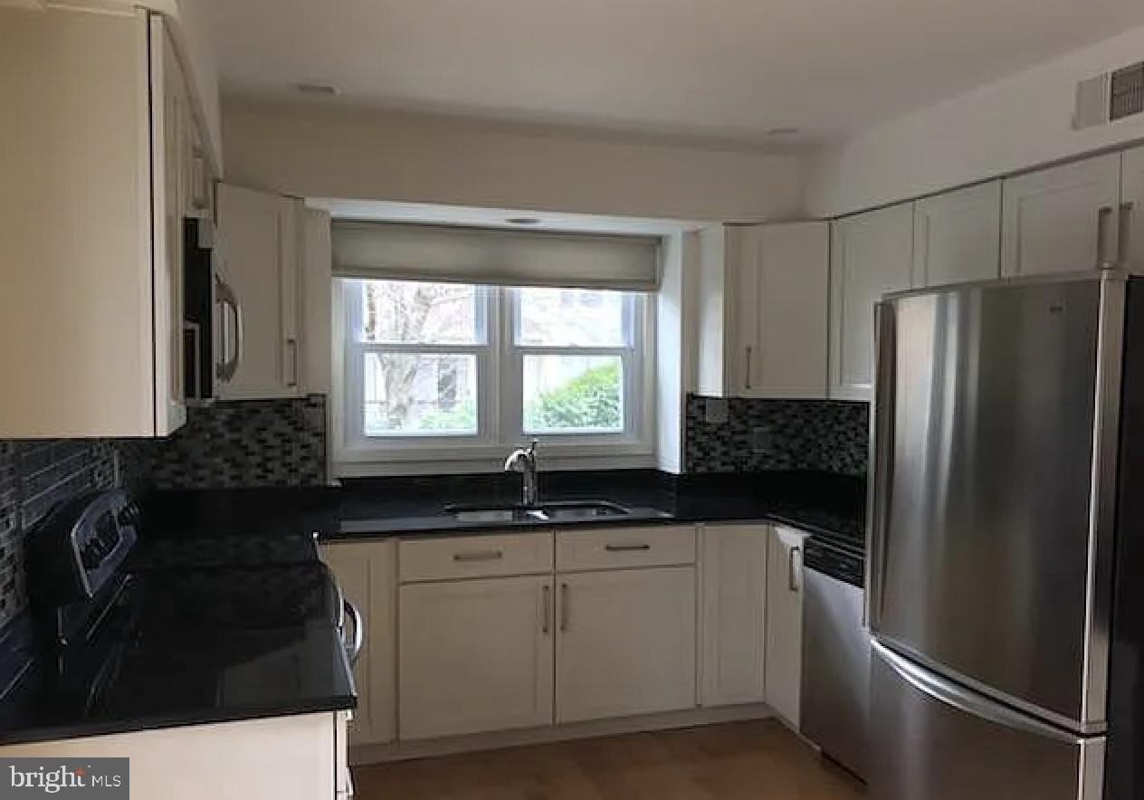 479 Montalto Dr - Photo 2 of 10