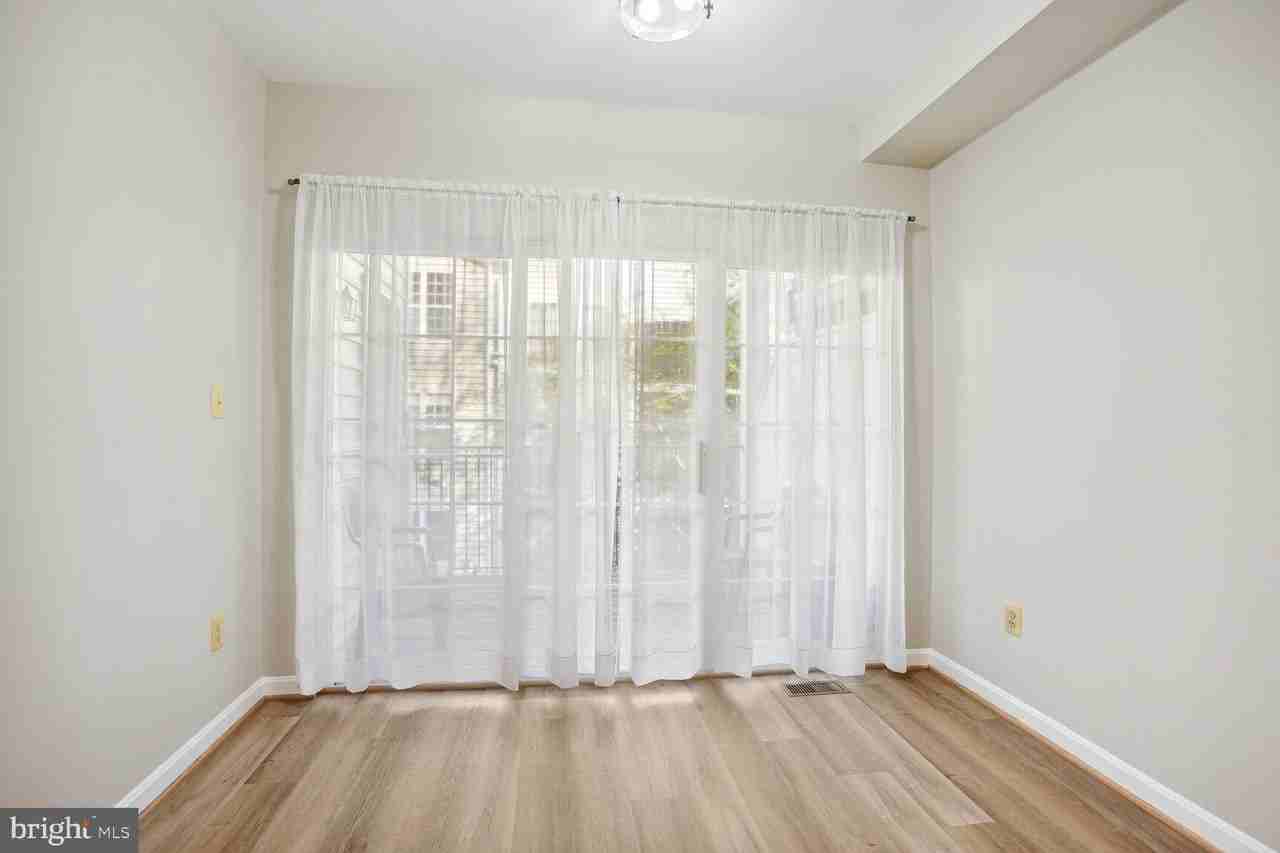 1581 Leeds Castle Dr Apt 102 - Photo 5 of 16