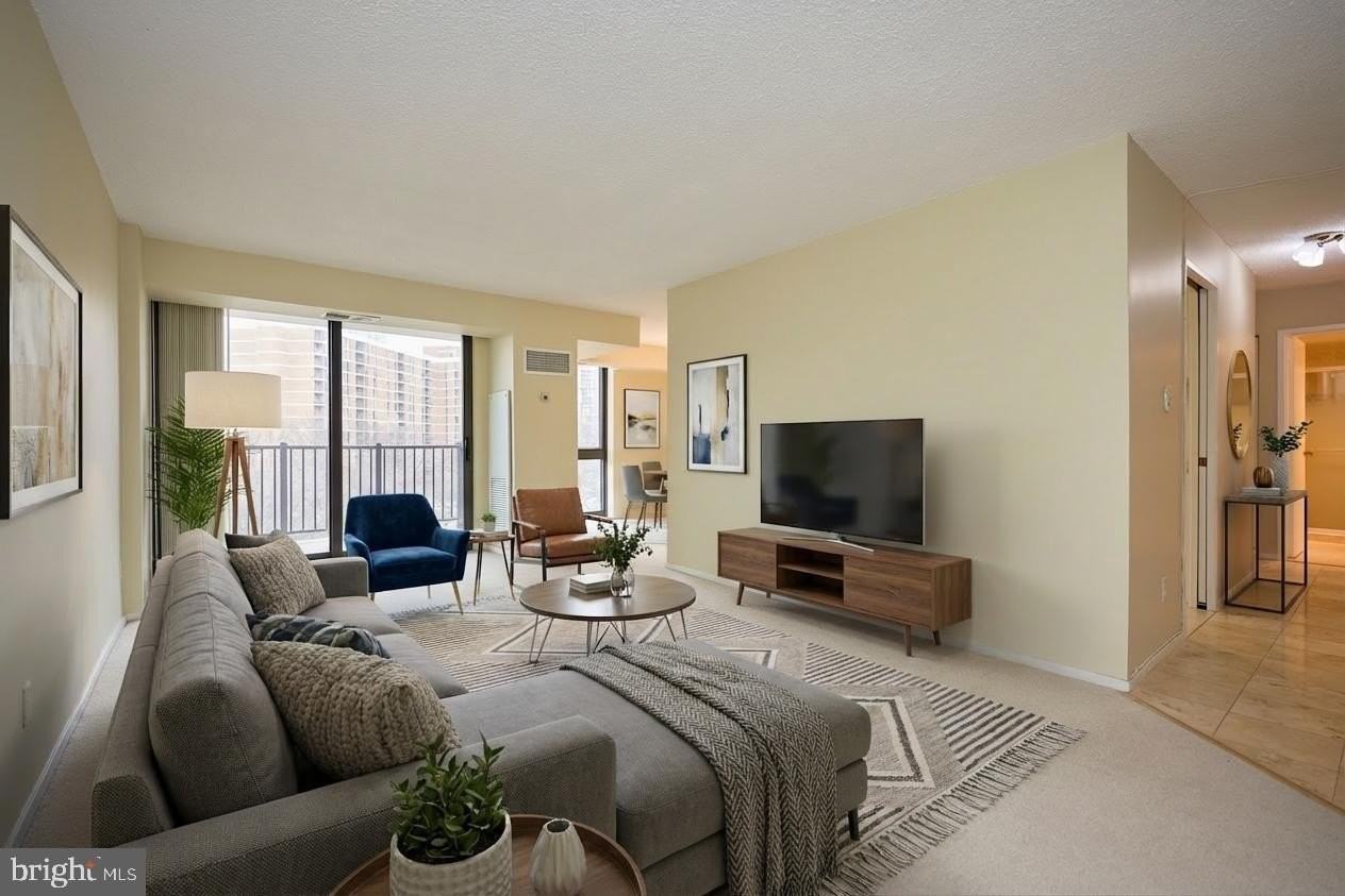 2300 Pimmit Dr Apt 912 - Photo 2 of 30