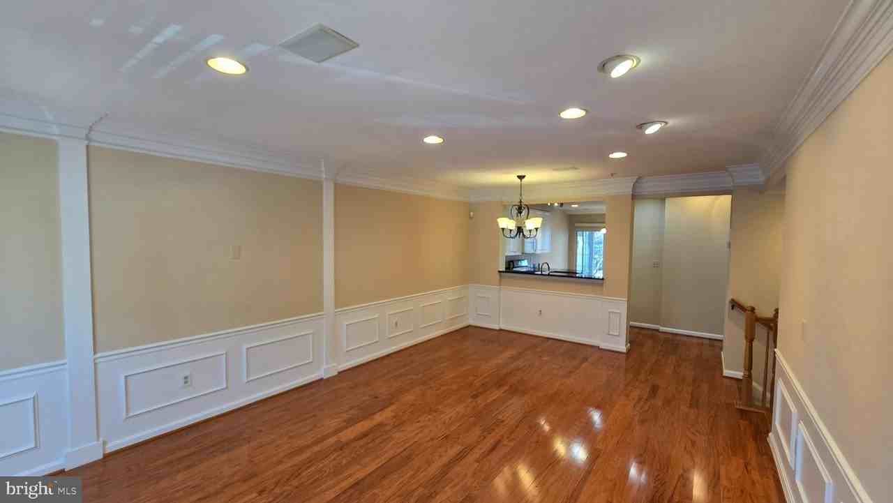 1547 Northern Neck Dr Apt 101 - Photo 2 of 11