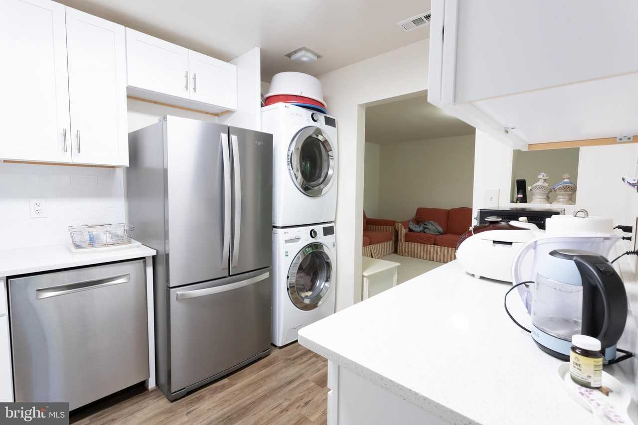 1540-31B Northgate Sq Unit 1540-31b - Photo 3 of 15