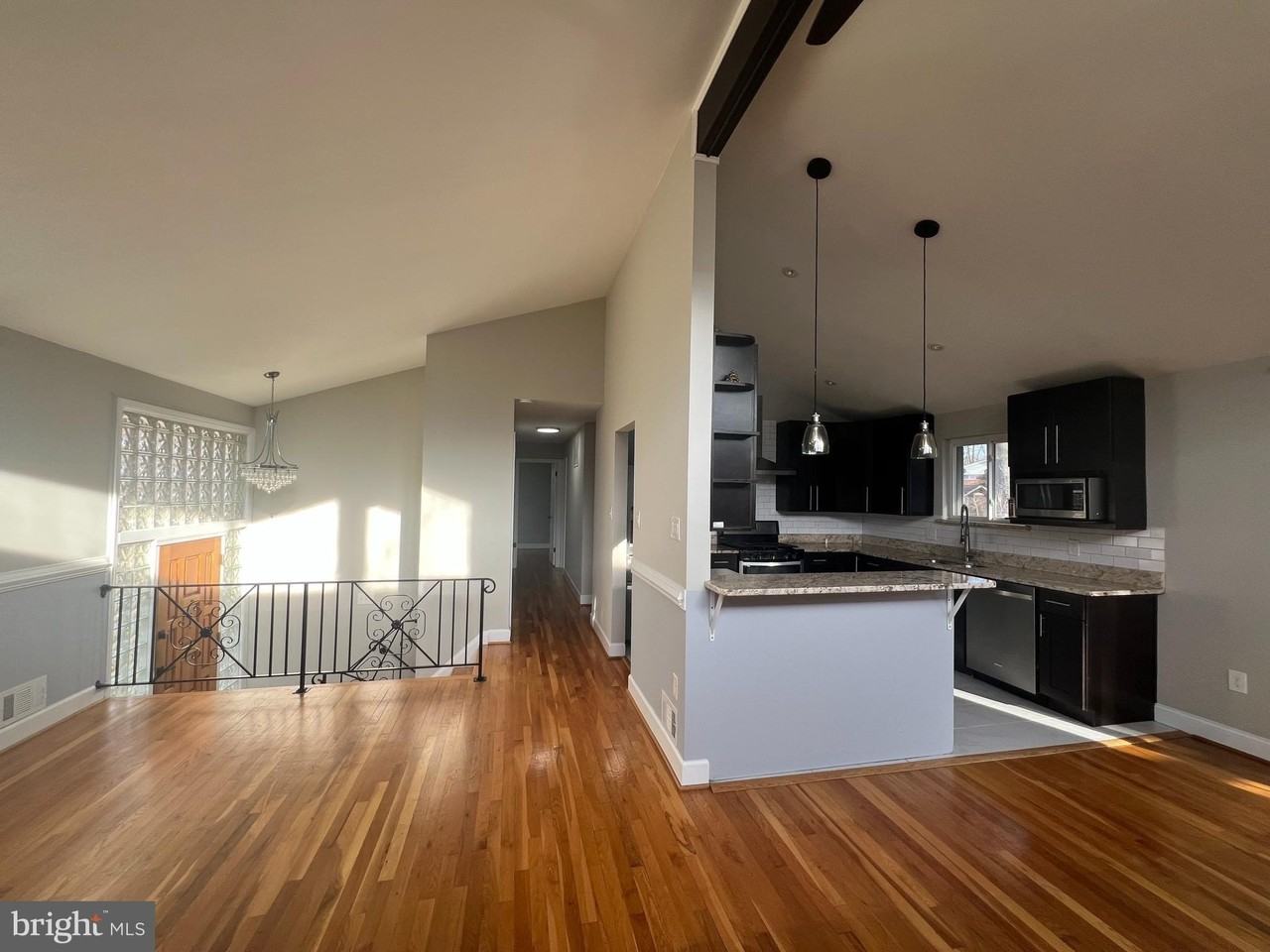 10123 Eastlake Dr - Photo 2 of 15