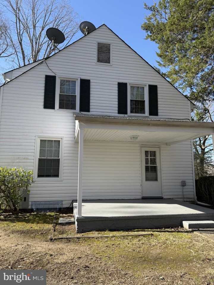 12109 E Gate Ln - Photo 3 of 16