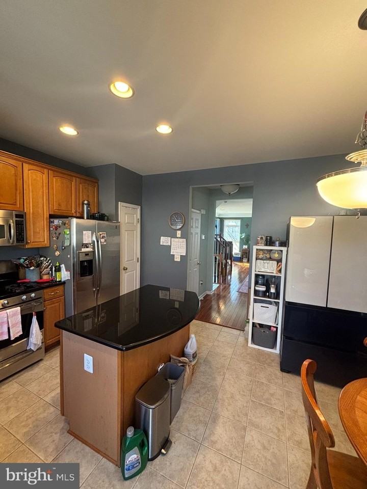 25021 Justice Dr - Photo 5 of 21