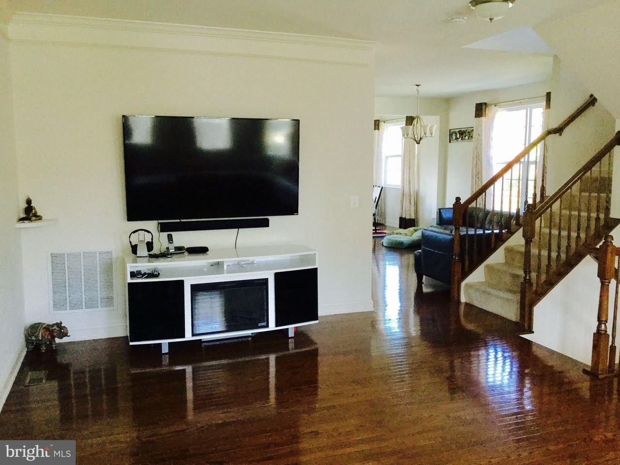 42258 Castle Ridge Sq - Photo 3 of 34