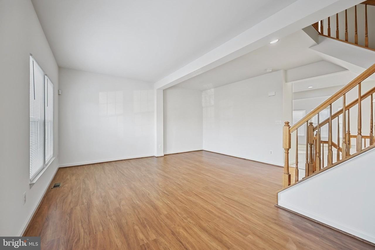 10104 Sir Reynard Ln - Photo 6 of 29