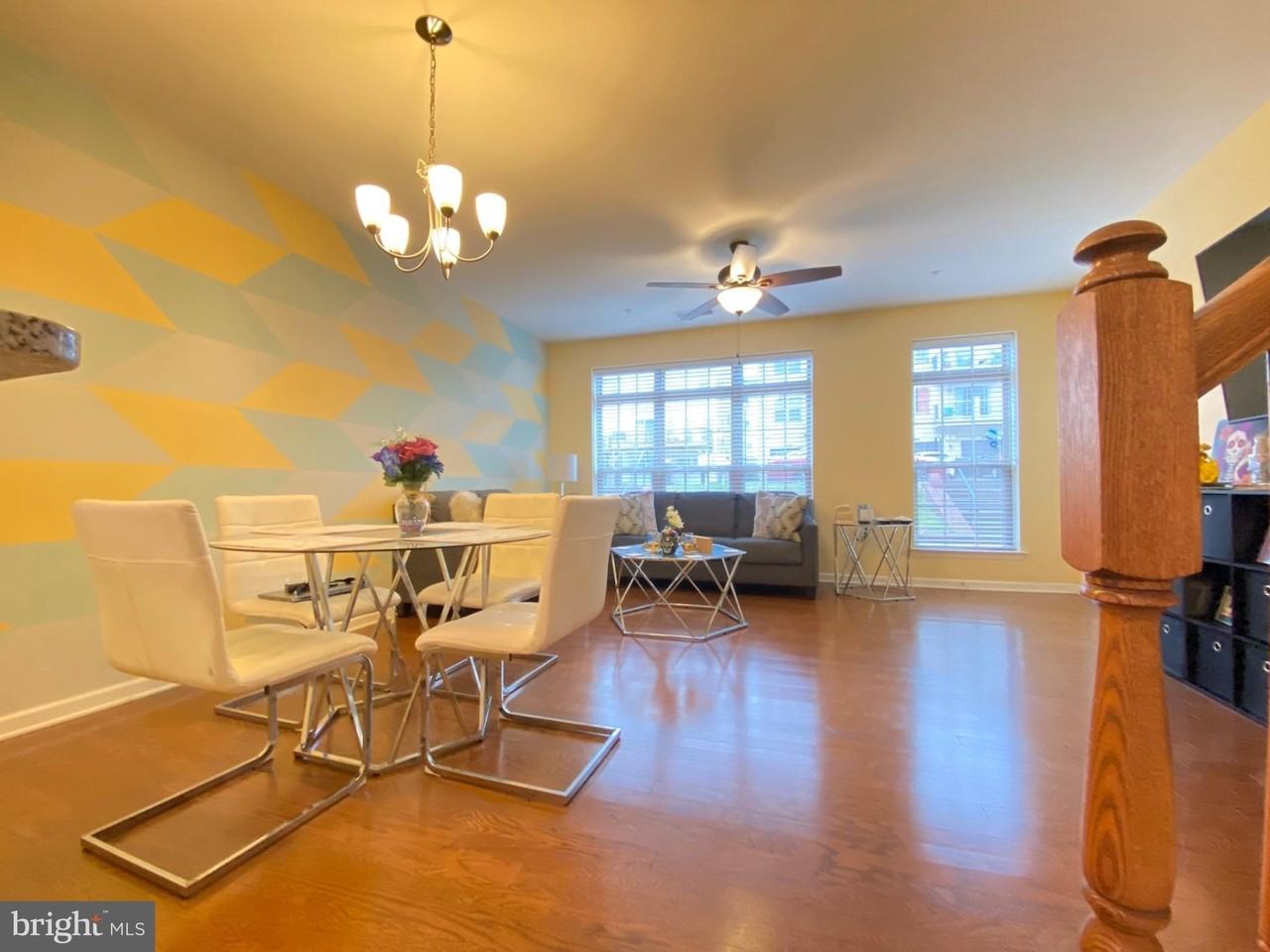 14823 Chrysler Ct - Photo 3 of 27