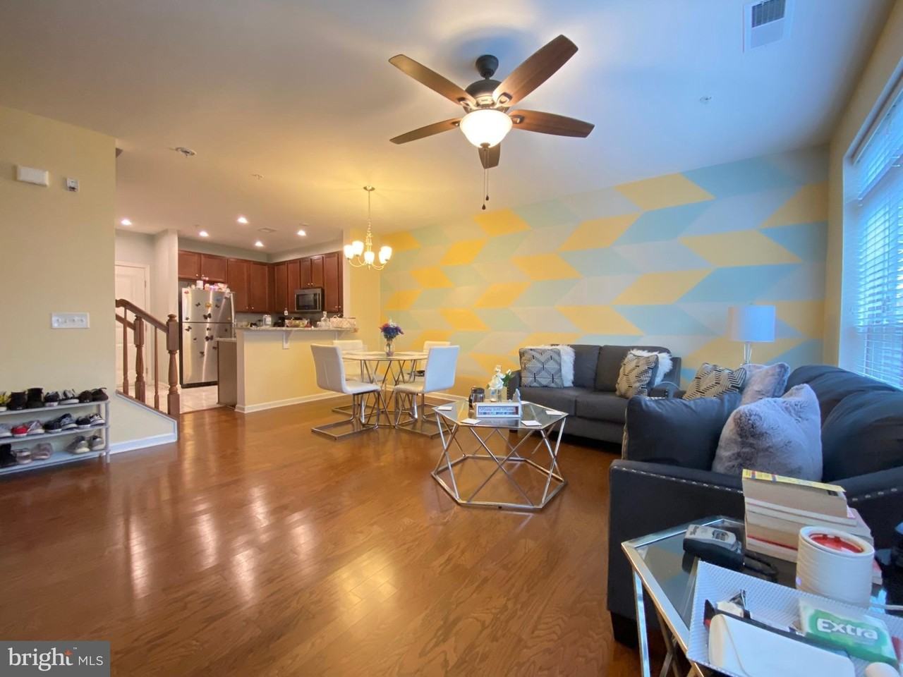 14823 Chrysler Ct - Photo 4 of 27